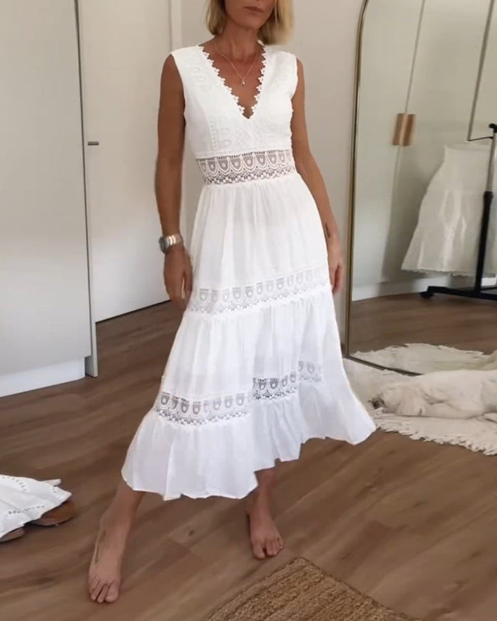 Charlotte | Abito in pizzo artigianale con scollatura a V