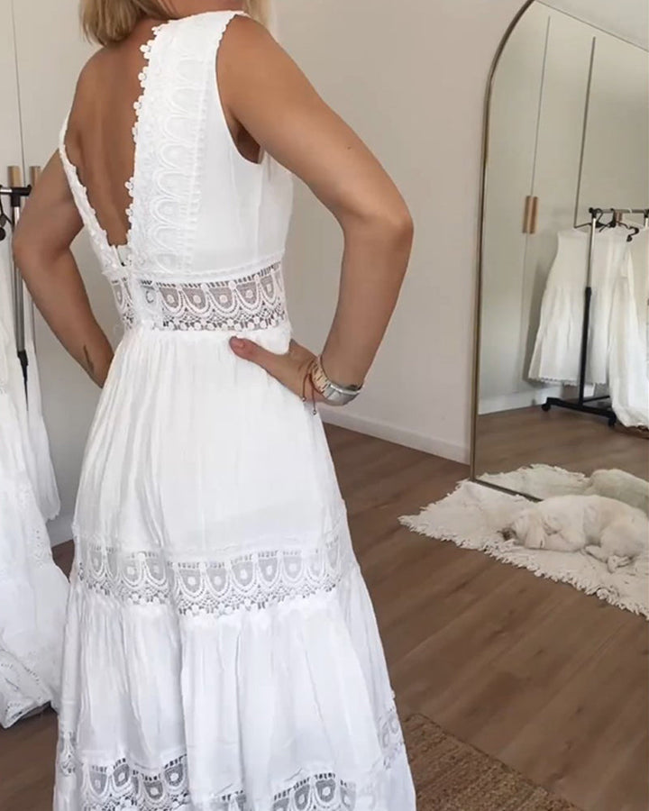 Charlotte | Abito in pizzo artigianale con scollatura a V