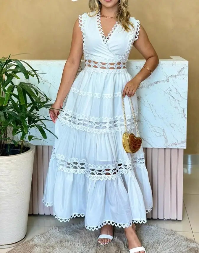 Seraphina | Abito in pizzo artigianale con scollatura a V