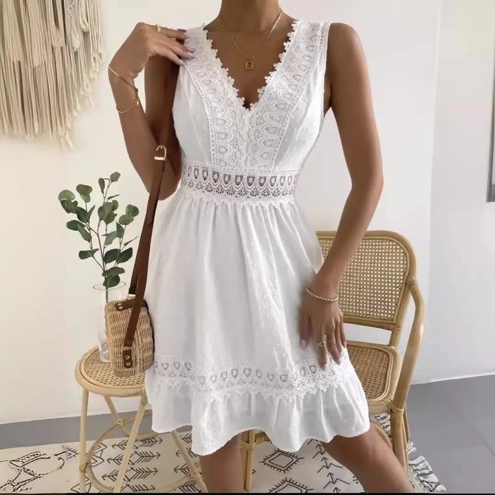 Arabella | Abito in pizzo artigianale con scollatura a V