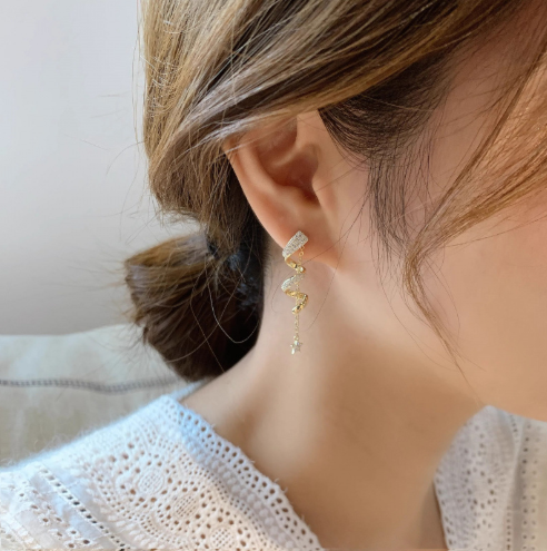 Cristal | Eleganti orecchini con dettagli scintillanti