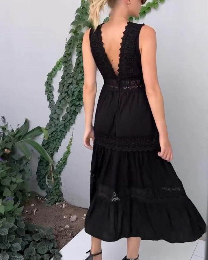 Charlotte | Abito in pizzo artigianale con scollatura a V