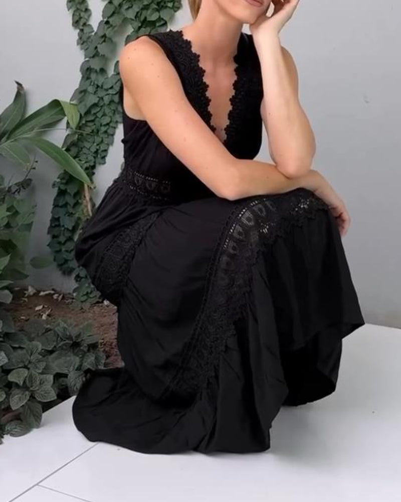 Charlotte | Abito in pizzo artigianale con scollatura a V